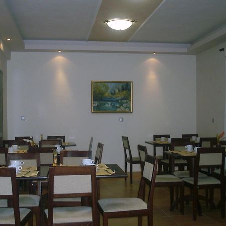 诺斯托斯酒店 Káto Loutrákion 外观 照片